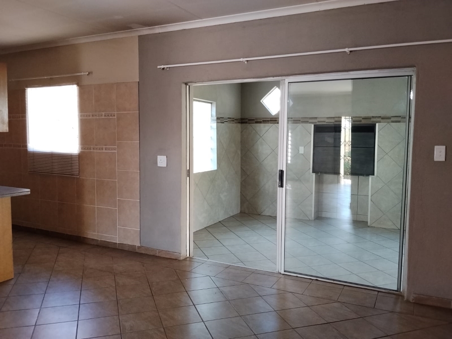 3 Bedroom Property for Sale in Waterval East North West